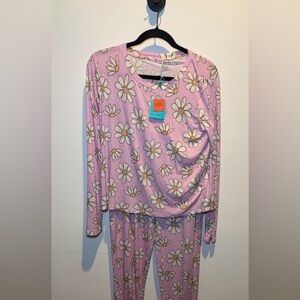 Posh Peanut Daisy Print Pajama Set